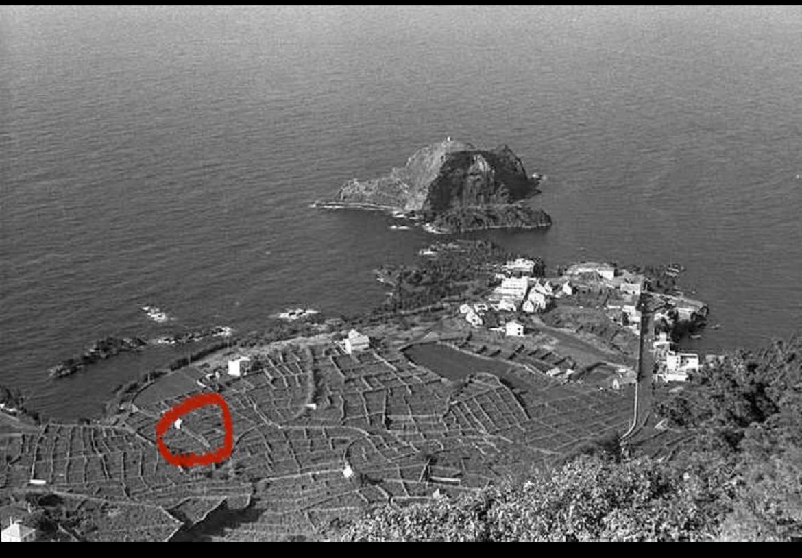 Waves Song - Cottage Porto Moniz Buitenkant foto
